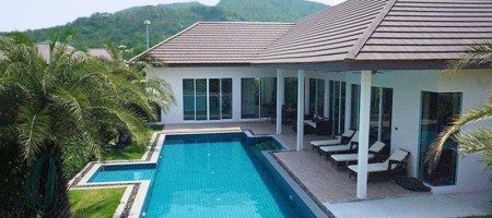 Spacious Pool Villas Near Golf Course Spacious Pool Villas Near Golf Course