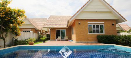 Beautiful Bungalow For Sale (10851) Beautiful Bungalow For Sale (10851)