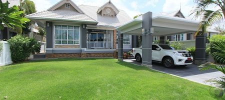 Beautiful Bungalow For Sale (11118) Beautiful Bungalow For Sale (11118)