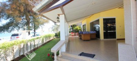 Cozy House On The Beach For Sale (10890) Cozy House On The Beach For Sale (10890)