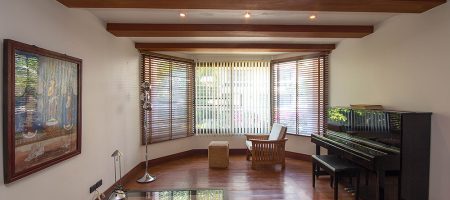 Beautiful 3 Storey Town Home For Sale in TOWN (11035) Beautiful 3 Storey Town Home For Sale in TOWN (11035)