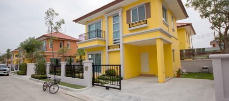 New Two Storey for Rent (30552) New Two Storey for Rent (30552)