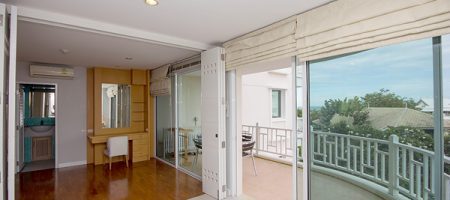 Beautiful Condominium for Sale (20440) Beautiful Condominium for Sale (20440)