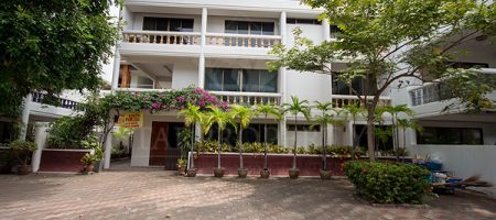 Beautiful 3 Storey Town Home For Sale (10631) Beautiful 3 Storey Town Home For Sale (10631)