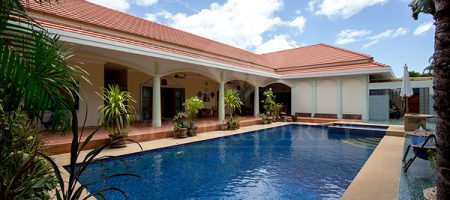 Luxury Family Home for Sale (10967) Luxury Family Home for Sale (10967)