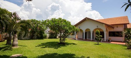 Beautiful Bungalow (10764) Beautiful Bungalow (10764)
