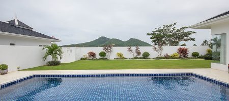Exclusive Bungalow For Sale (11107) Exclusive Bungalow For Sale (11107)