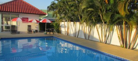 Bungalow Near Town For Sale (11068) Bungalow Near Town For Sale (11068)