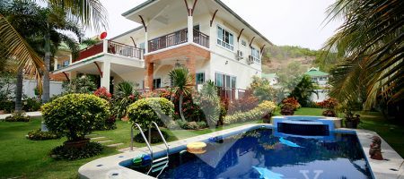 Beautiful Two Storey House for Sale (10468) Beautiful Two Storey House for Sale (10468)