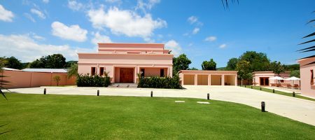 Luxury Pool Villa on the large plot for Sale (10371) Luxury Pool Villa on the large plot for Sale (10371)
