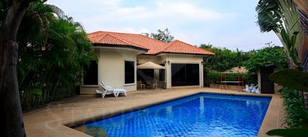 Bungalow for Sale with Private Pool (10444) Bungalow for Sale with Private Pool (10444)
