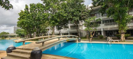 Beautiful Town House in Hua Hin for Sale (11140) Beautiful Town House in Hua Hin for Sale (11140)