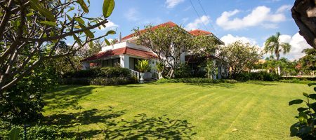 Beautiful House Near Beach for Sale (10845) Beautiful House Near Beach for Sale (10845)