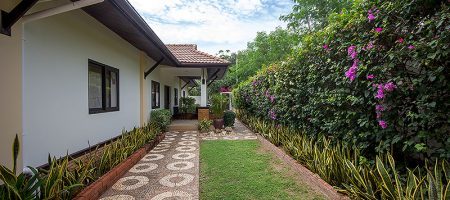 Luxurious Pool Villa For Sale (11145) Luxurious Pool Villa For Sale (11145)