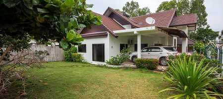 Beautiful Bungalow For Sale (11150) Beautiful Bungalow For Sale (11150)