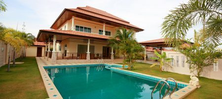 Luxurious House at Soi 94 for Sale (10404) Luxurious House at Soi 94 for Sale (10404)