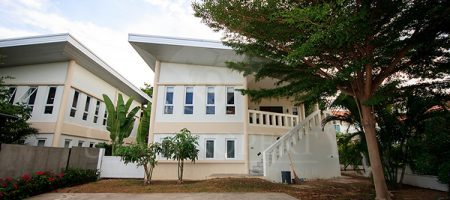 Two Storey House On Palm Hills Golf Course (10608) Two Storey House On Palm Hills Golf Course (10608)