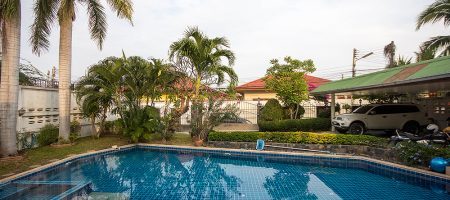 Beautiful Villa in Town for Sale (11032) Beautiful Villa in Town for Sale (11032)