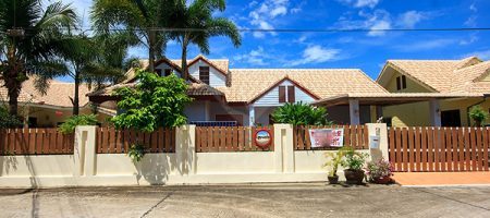 Beautiful Bungalow at Hua Hin Hill Village I (10623) Beautiful Bungalow at Hua Hin Hill Village I (10623)
