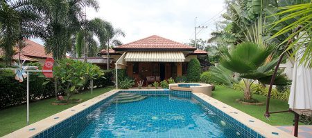 3 Bedroom Bungalow with a Pool for Sale (11290) 3 Bedroom Bungalow with a Pool for Sale (11290)