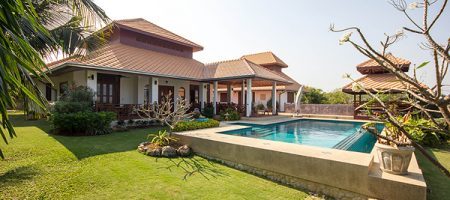 Luxurious Home (10743) Luxurious Home (10743)