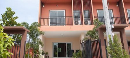 Townhouse for Rent at Soi 102 (30482) Townhouse for Rent at Soi 102 (30482)