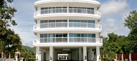 Beautiful Condominium On the Beach for Rent (40326) Beautiful Condominium On the Beach for Rent (40326)