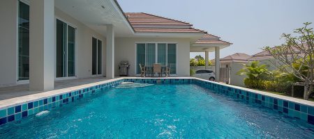 Red Mountain Hua Hin (30615) Red Mountain Hua Hin (30615)