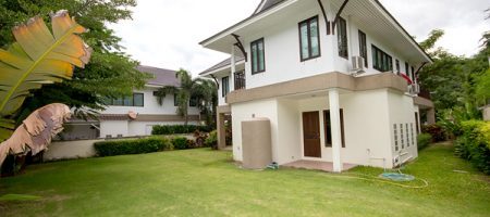 Beautiful House in Town for Rent (30446) Beautiful House in Town for Rent (30446)