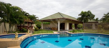 Stunning Property in Coconut Garden (30474) Stunning Property in Coconut Garden (30474)