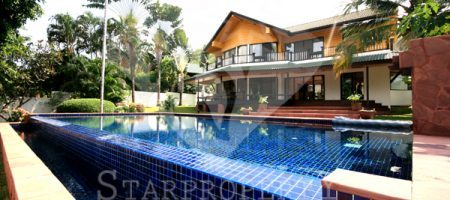 Beautiful Pool Villa on Golf Course (30359) Beautiful Pool Villa on Golf Course (30359)