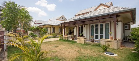 Delightful Bungalow For Rent (30574) Delightful Bungalow For Rent (30574)