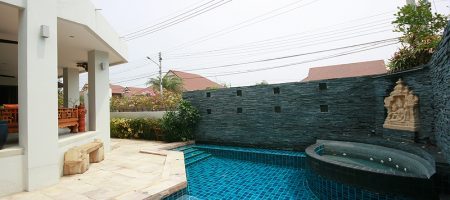 Luxurious Pool Villa for Rent (30498) Luxurious Pool Villa for Rent (30498)