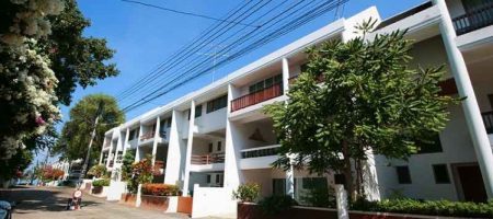 Beautiful 3 Storey Home Near the Beach (30259) Beautiful 3 Storey Home Near the Beach (30259)