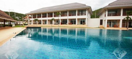 Townhouse with Swimming Pool (30525) Townhouse with Swimming Pool (30525)