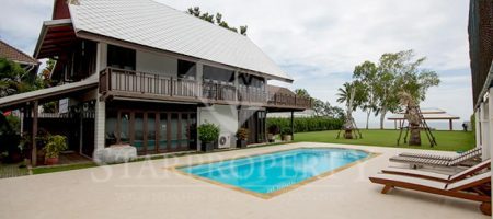 Stunning Beach House in Hua Hin (30122) Stunning Beach House in Hua Hin (30122)