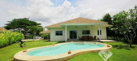 Beautiful Villa For Rent (30578) Beautiful Villa For Rent (30578)